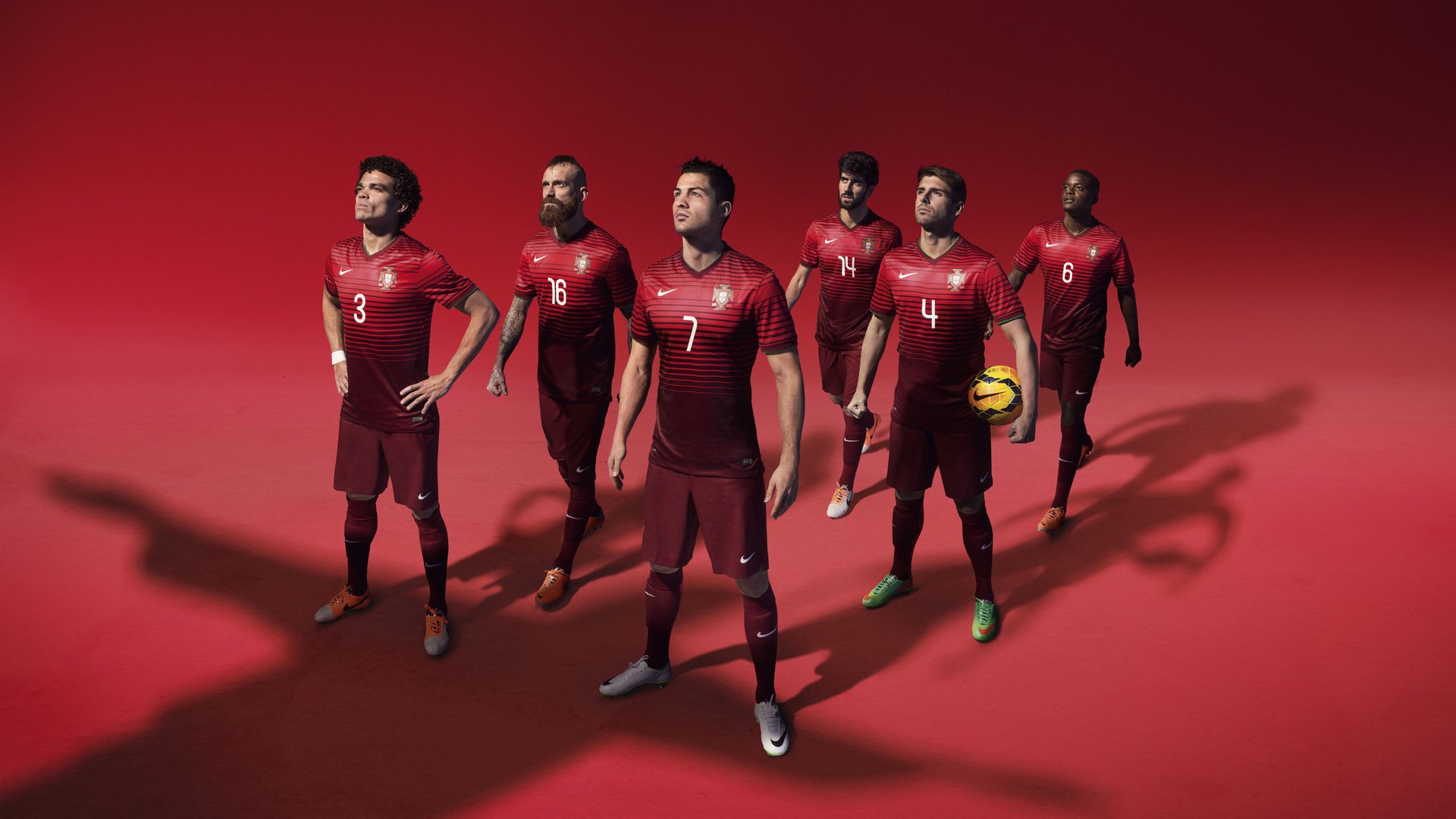 萨拉赫在澳大利亚队比赛中战术调整，表现优异引发热议！气势如虹延续