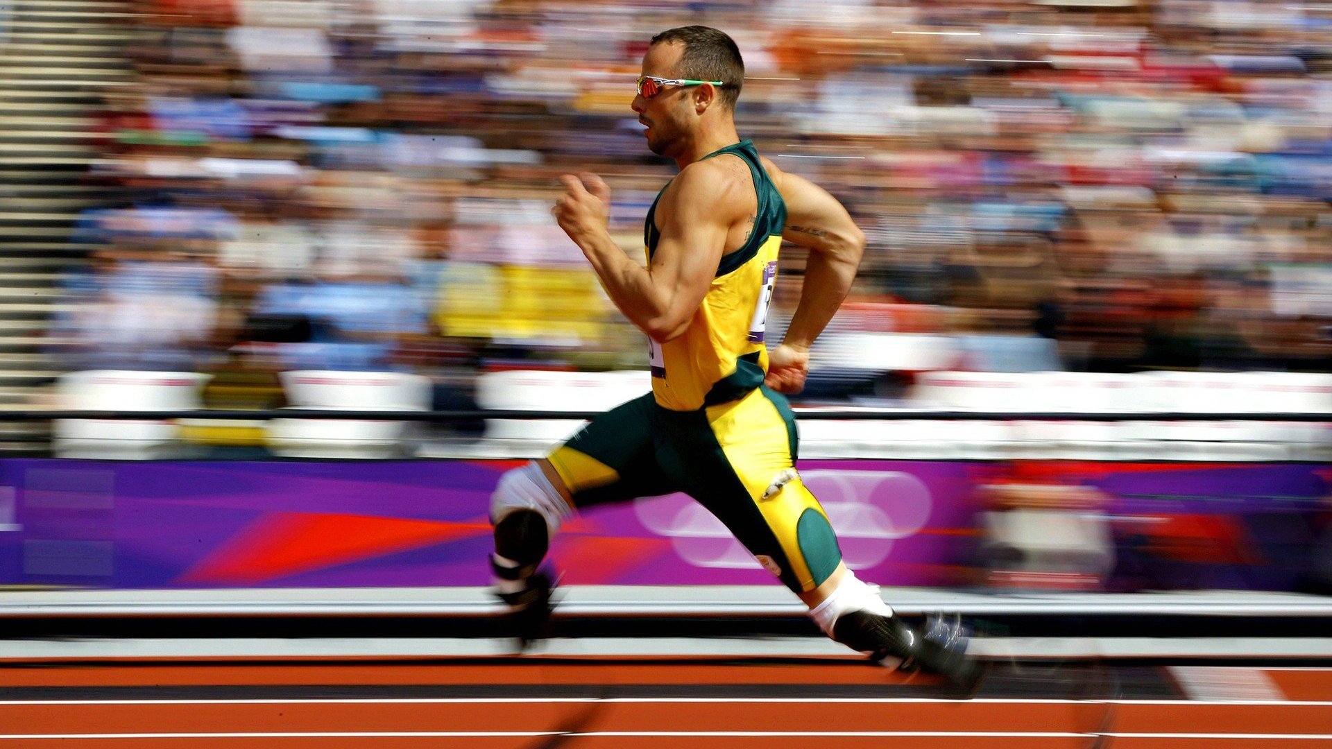 TL观众热烈欢呼！，浓眉哥迎来五赛季出色发挥观众掌声雷动